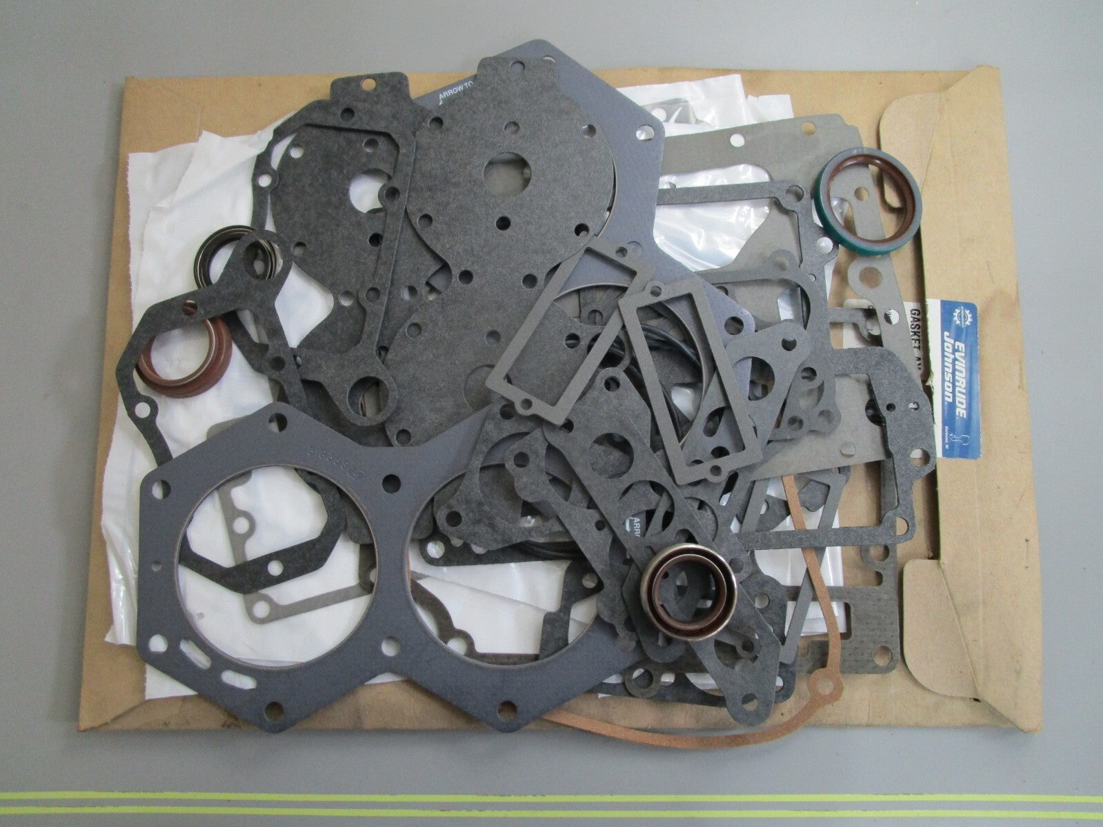 *NEW OEM* 0820 OMC Johnson Evinrude Powerhead Gasket Set 439085 0439085