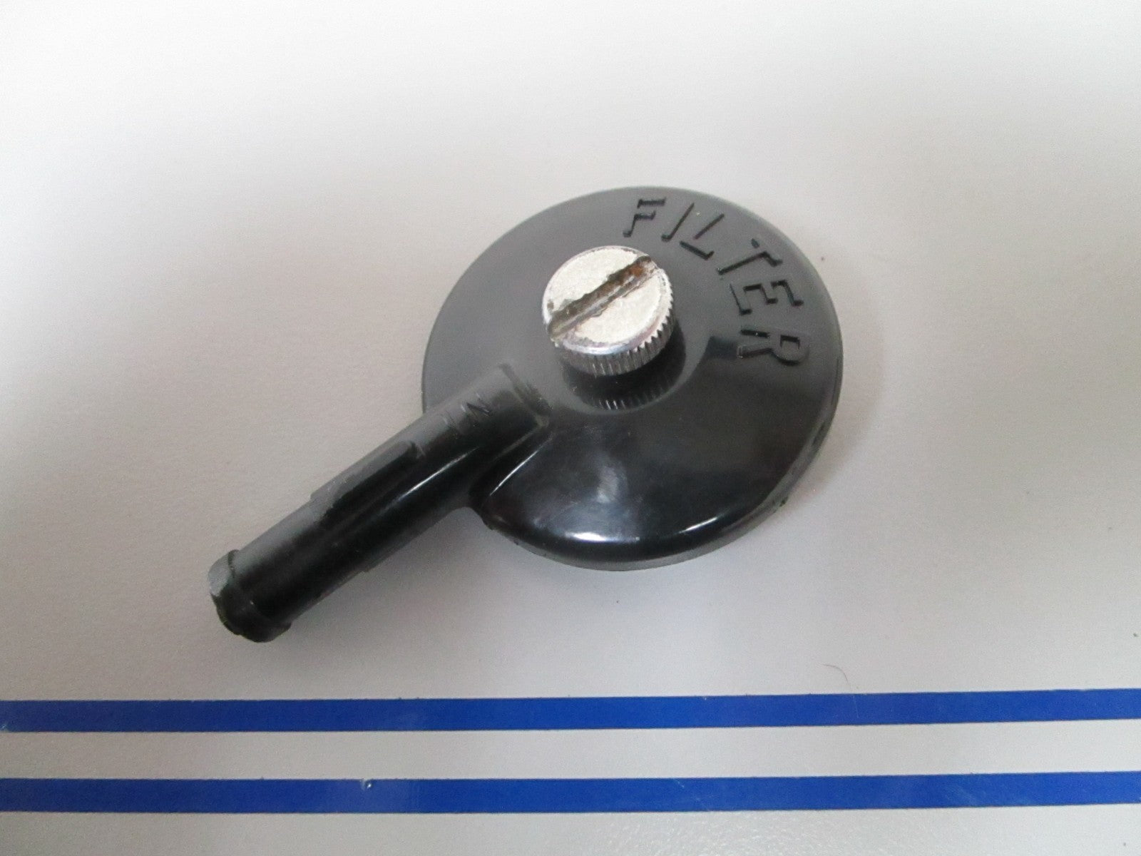 NEW OEM 312678 312677 OMC Johnson Evinrude Filter Cap & Screw 0810