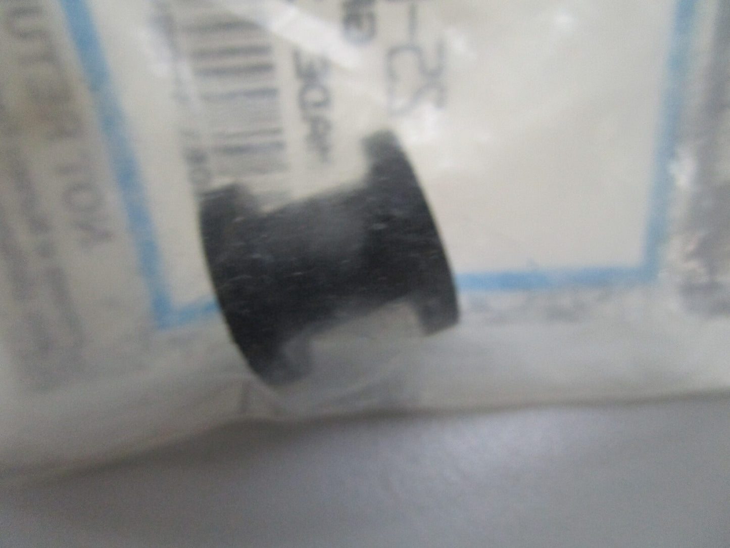 *NEW OEM* 0810 Mercury Quicksilver Grommet 25-857101