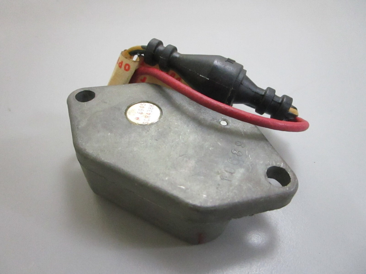 *NEW OEM* 0820 OMC Johnson Evinrude Voltage Regulator 510689 0510689