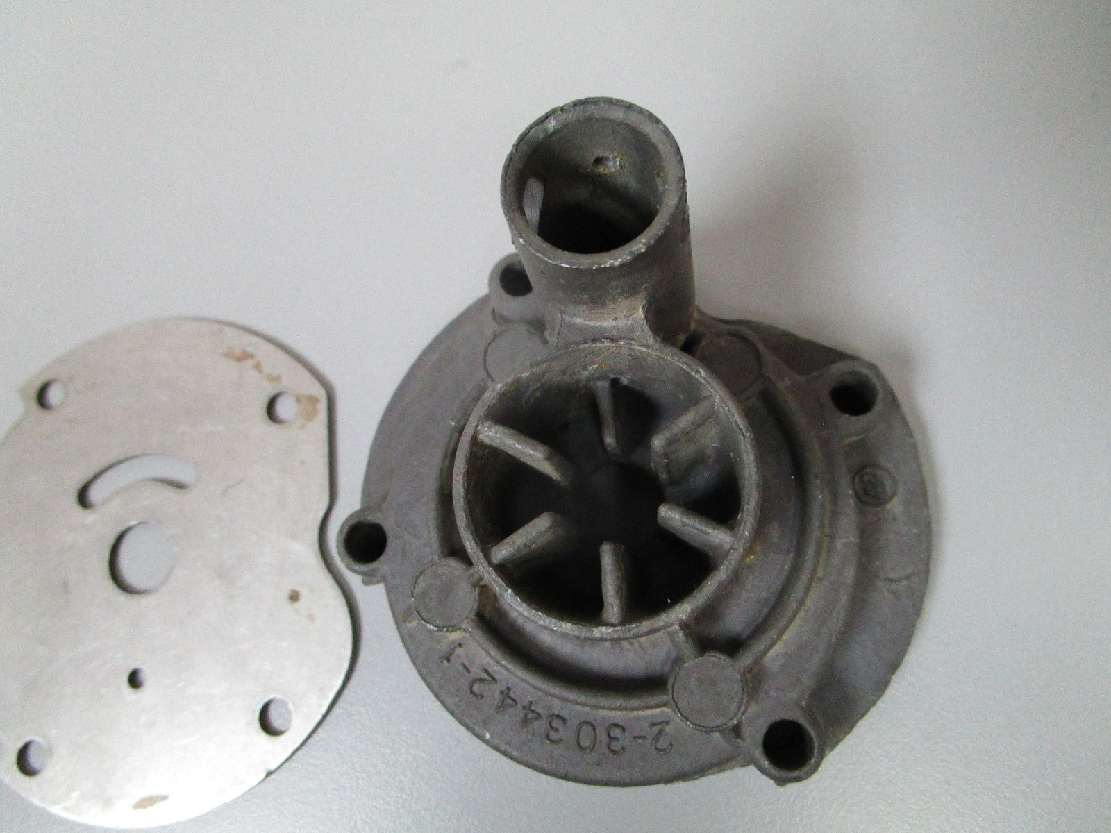 NEW OEM 303442 0303442 OMC Johnson Evinrude Impeller Housing & Plate 0720