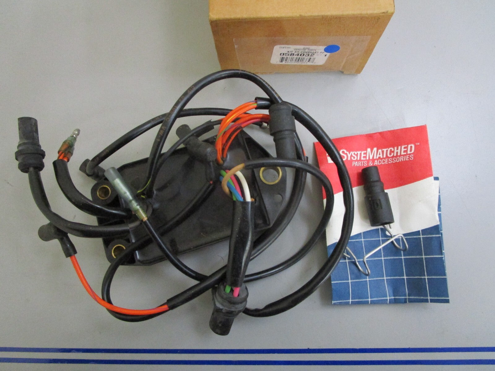 *NEW OEM* 0820 OMC Johnson Evinrude Power Pack Kit 584032 0584032