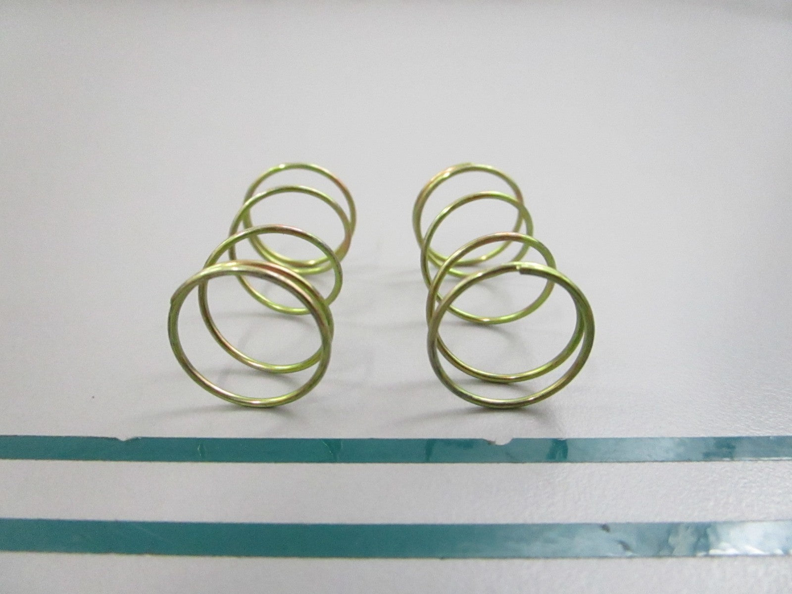 NEW OEM (LOT OF 2) 316742 0316742 OMC Johnson Evinrude Spring 0810