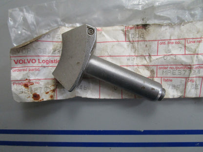 *NEW OEM* 0820 Volvo Penta Dog 3862387
