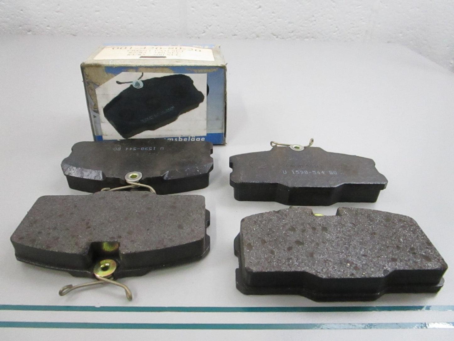 NEW OEM 0014208020 Mercedes-Benz Front Brake Pad Set 0810