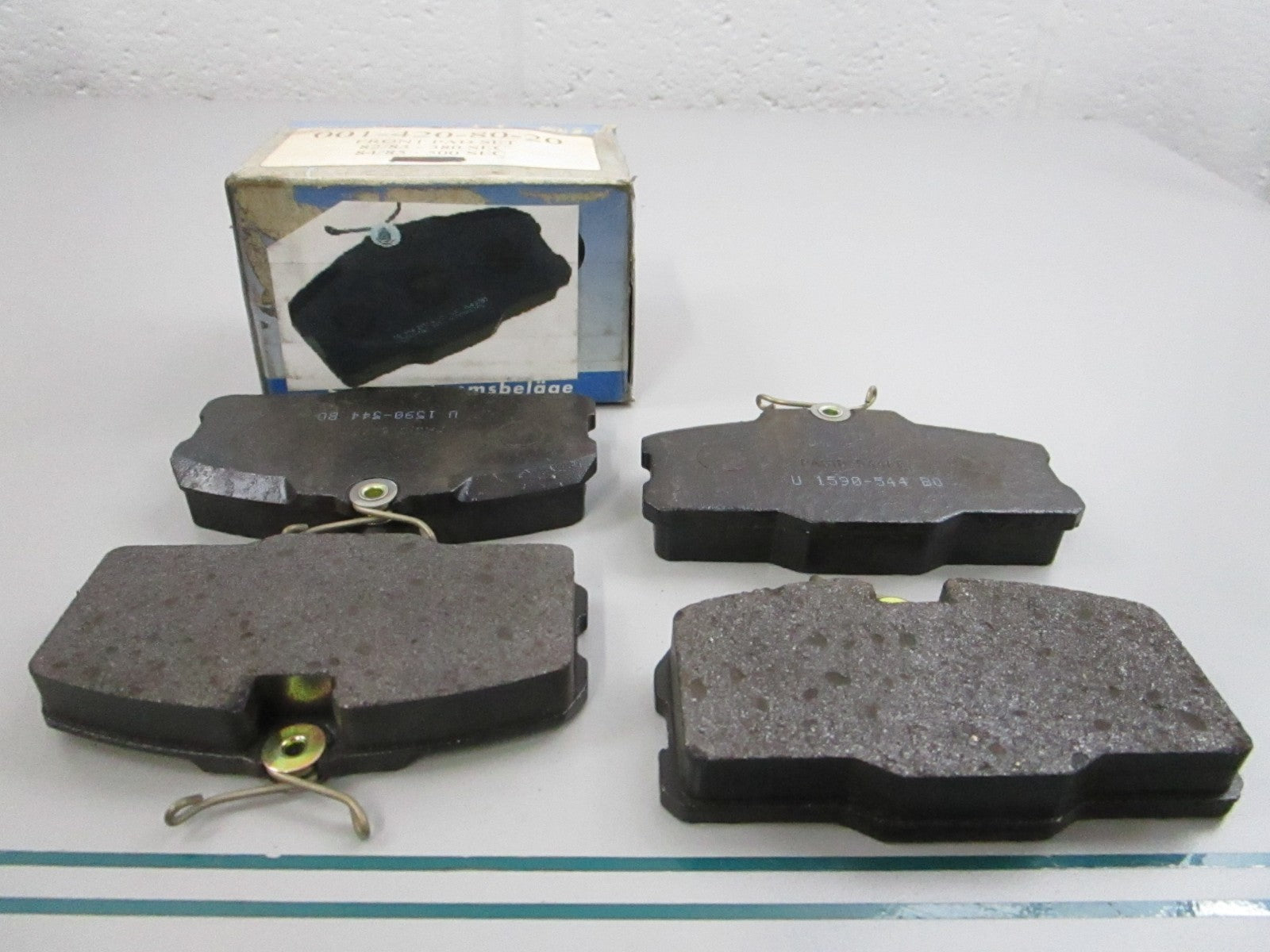 NEW OEM 0014208020 Mercedes-Benz Front Brake Pad Set 0810