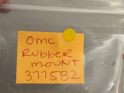 *NEW OEM* 0810 OMC Johnson Evinrude Rubber Mount 377582 0377582