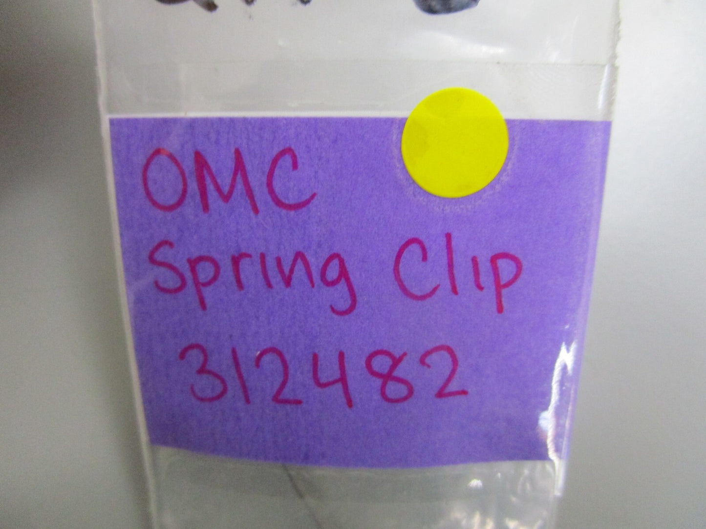 *NEW OEM* 0810 OMC Johnson Evinrude Spring Clip 312482 0312482