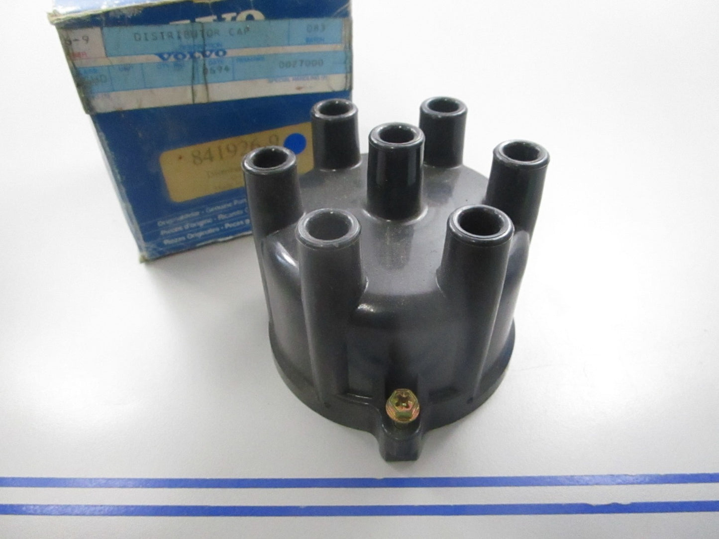 NEW OEM 841926-9 Volvo Penta Distributor Cap 0810