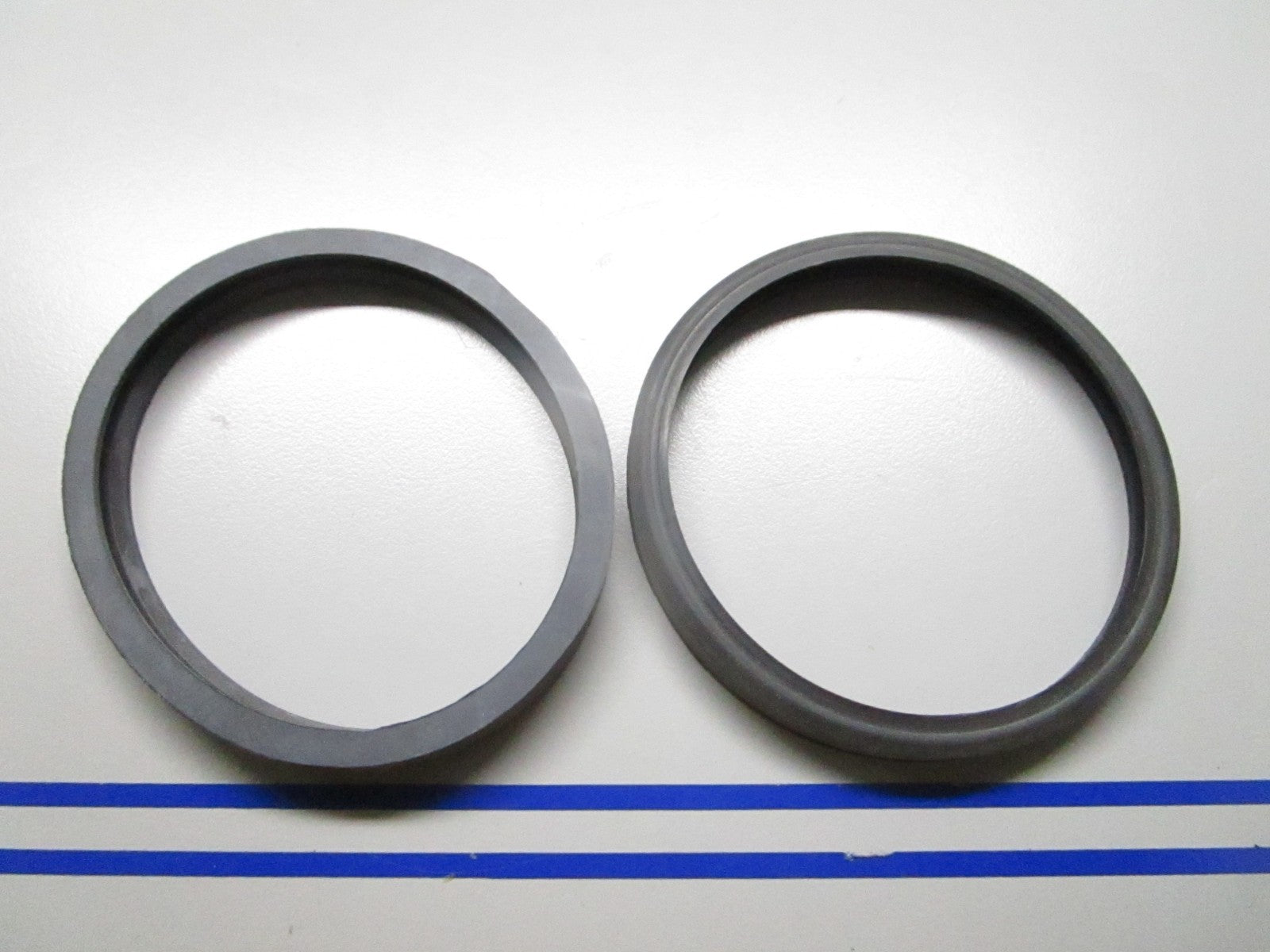 *NEW OEM* (LOT OF 2) 0810 Volvo Penta Gasket 855423