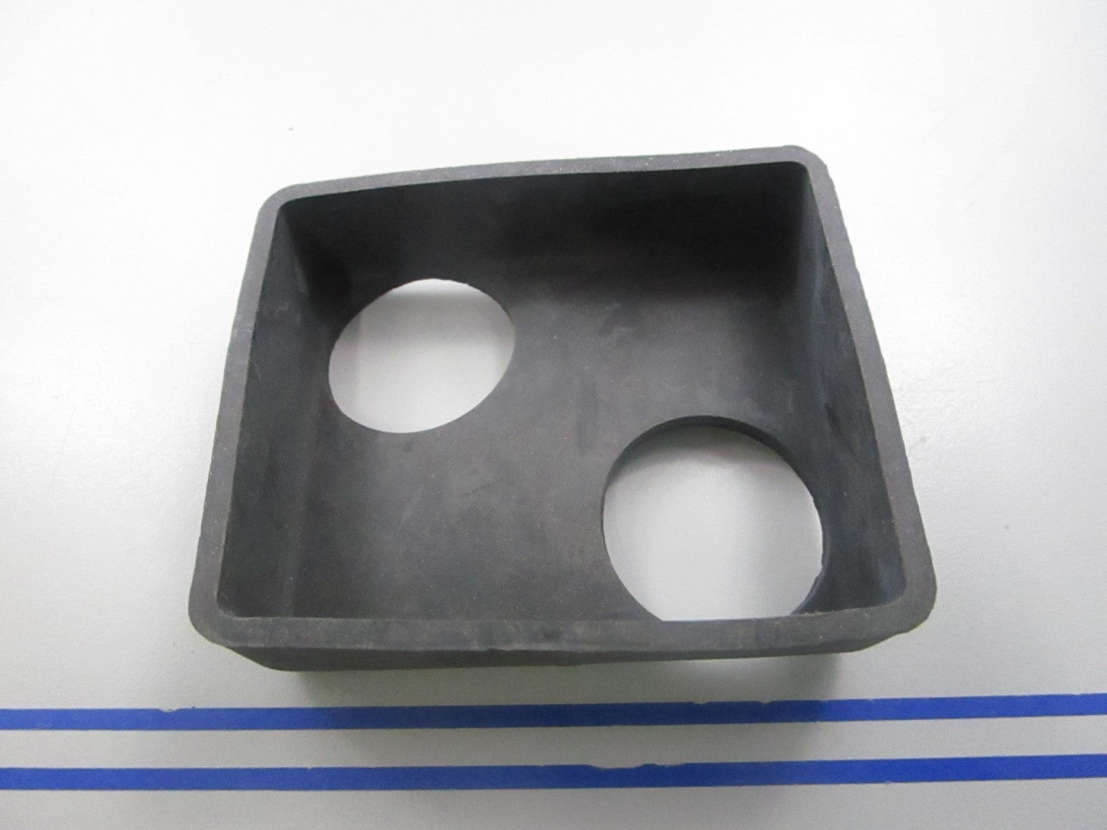 NEW OEM 842695 Volvo Penta Rubber Garter 0810