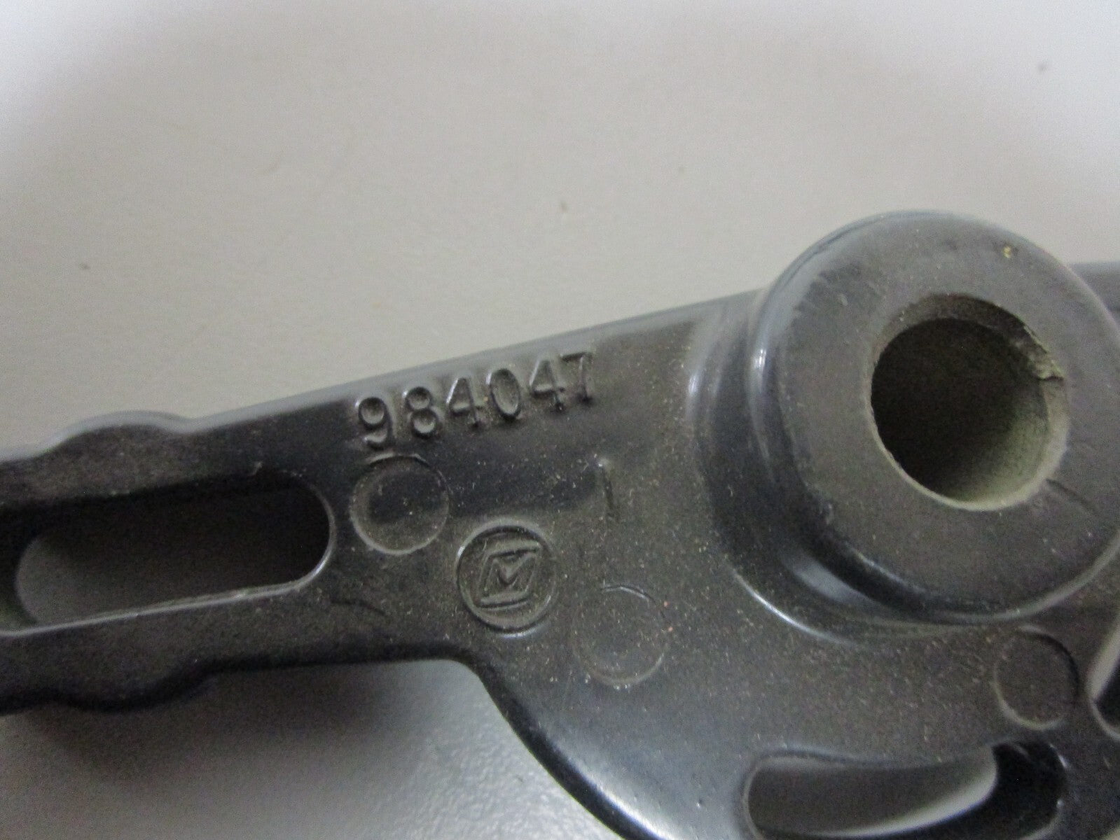 *NEW OEM* 0810 OMC Johnson Evinrude Lever Arm Assembly 984047 0984047