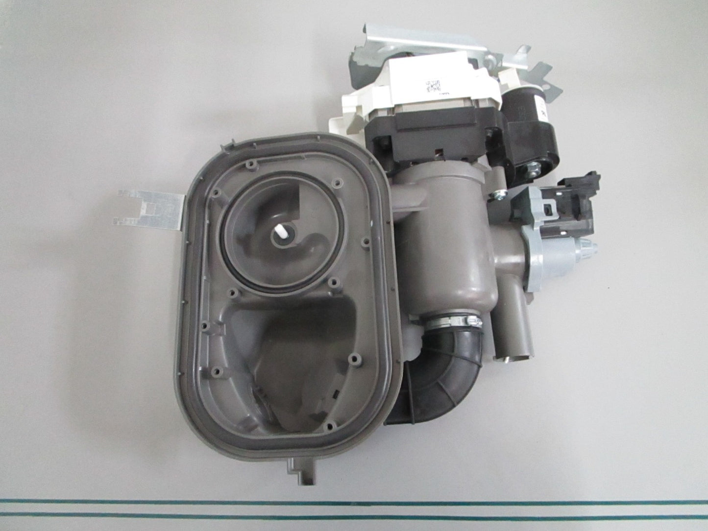 Whirlpool W11416363 NEW OEM Dishwasher Pump Motor Assembly Maytag MDB4949 0820