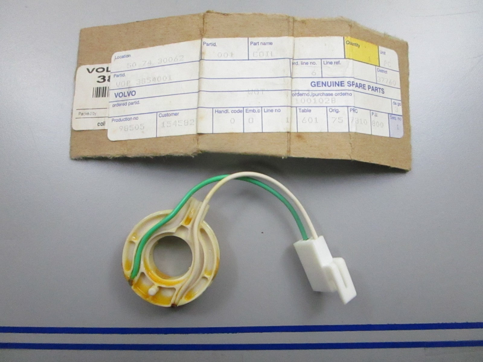 *NEW OEM* 0810 Volvo Penta Coil *Missing Retainer* 3854001