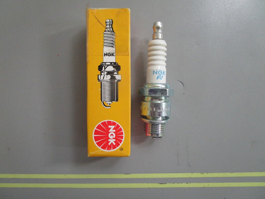 *NEW* 0810 NGK Spark Plug 4322 BR8HS