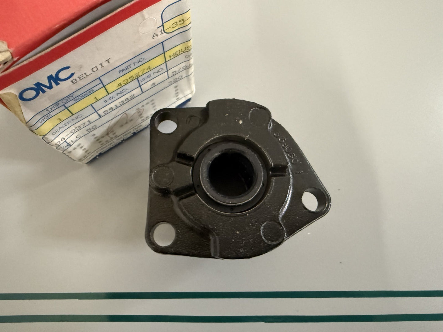 NEW OEM 435274 0435274 OMC Johnson Evinrude Bearing Housing 0820
