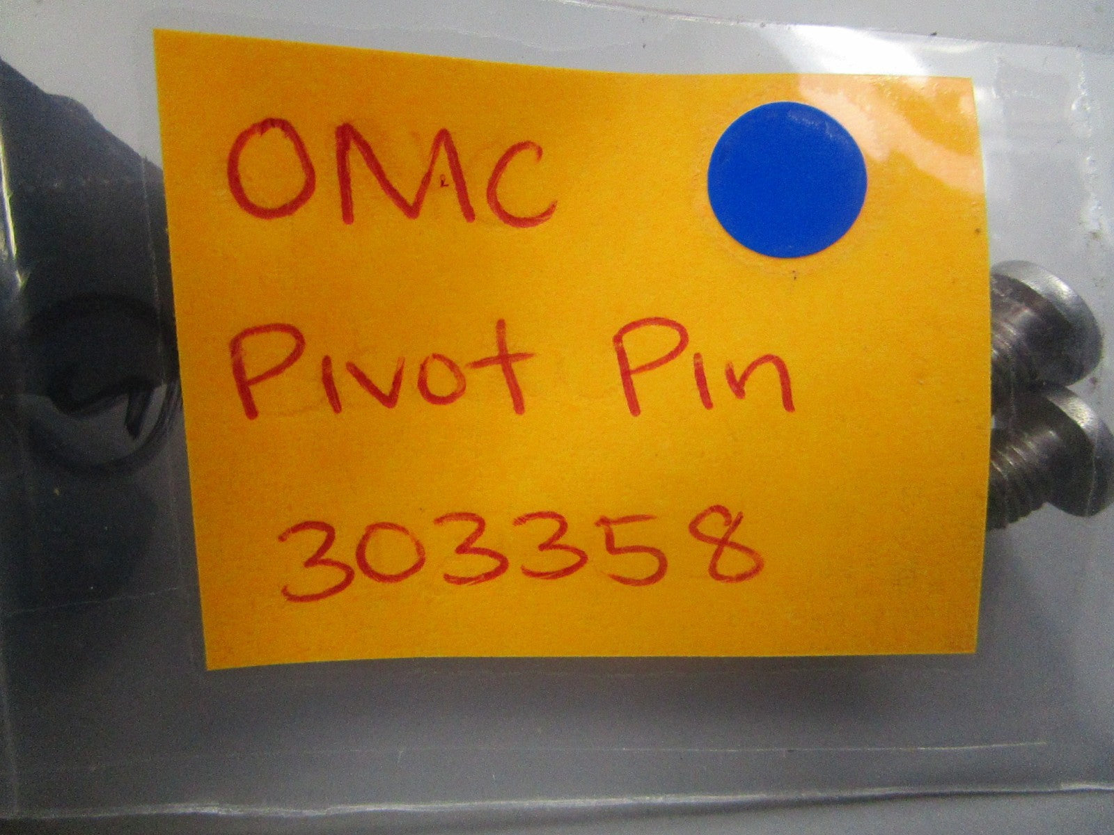 NEW OEM 303358 0303358 OMC Johnson Evinrude Pivot Pin 0810