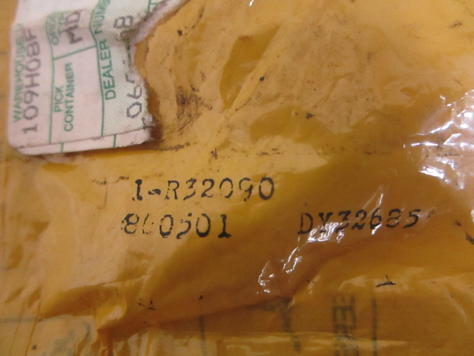 *NEW OEM* 0820 John Deere Plunger R32090