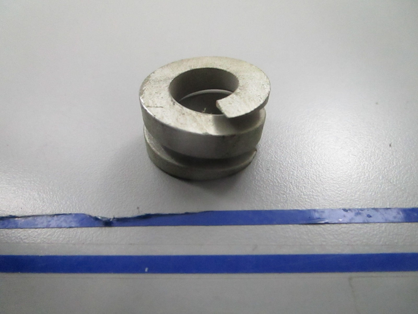 *NEW OEM* 0810 OMC Johnson Evinrude Tilting Shaft Spring 305155 0305155