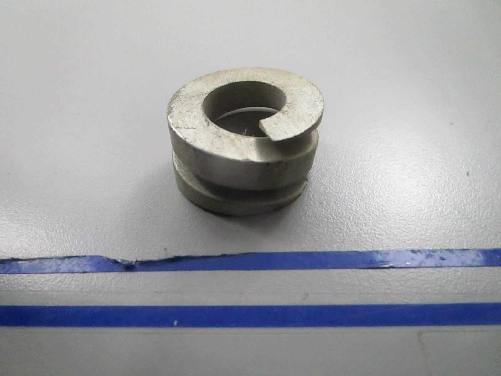 *NEW OEM* 0810 OMC Johnson Evinrude Tilting Shaft Spring 305155 0305155