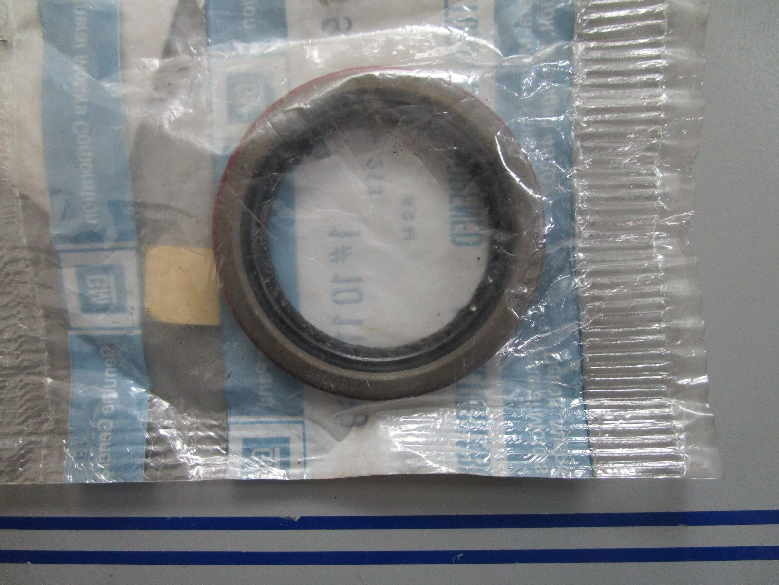 *NEW OEM* 0820 Volvo Penta Front Oil Seal 3853341