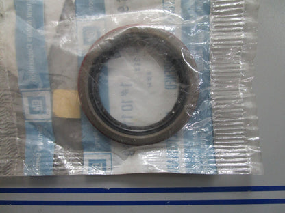 *NEW OEM* 0820 Volvo Penta Front Oil Seal 3853341