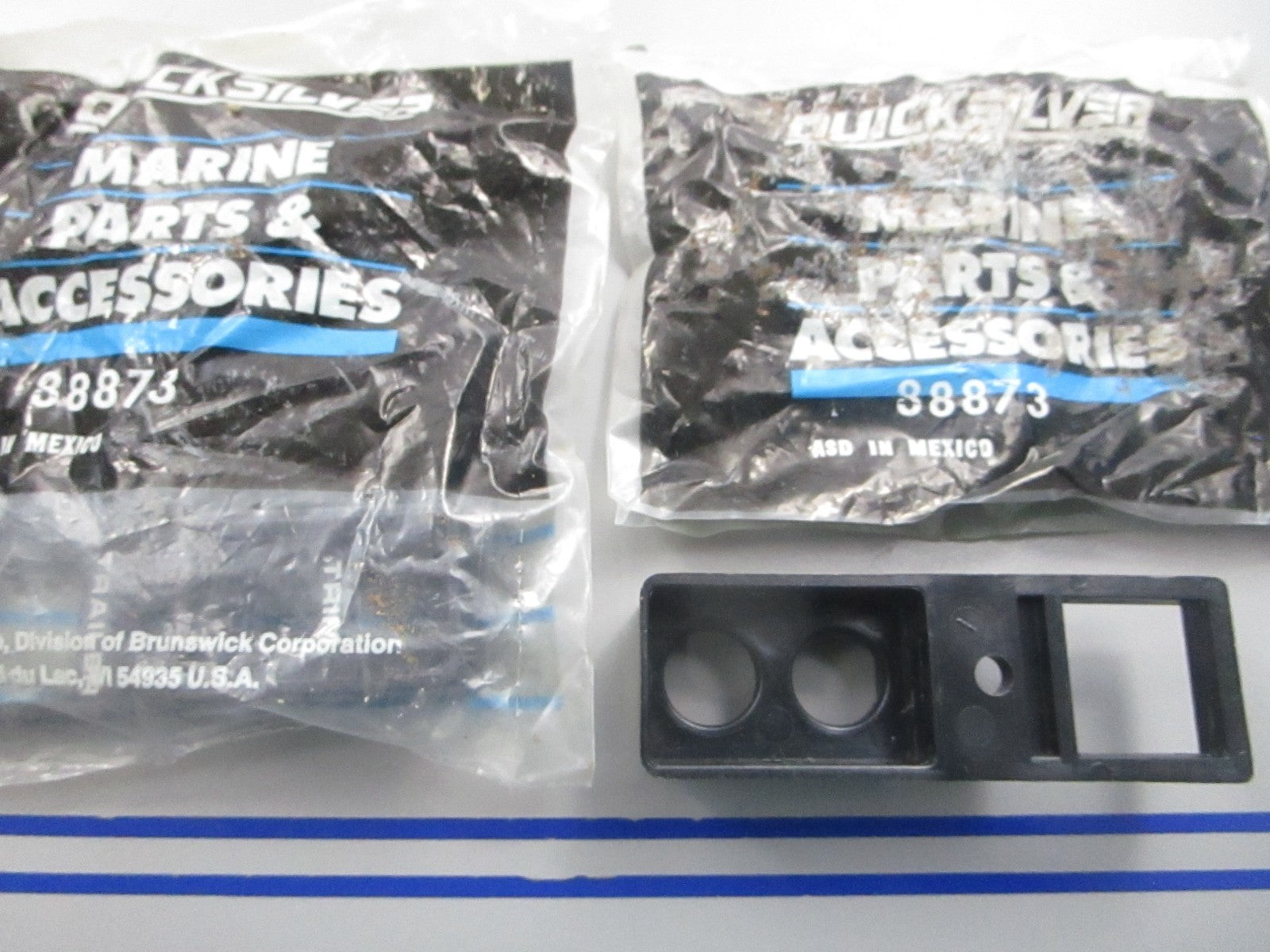 NEW OEM (LOT OF 2) 88873 Mercury Quicksilver Retainer 0810
