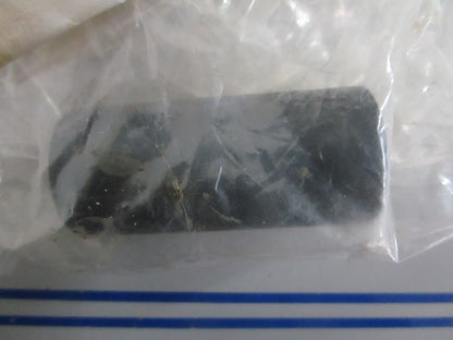 NEW OEM 5T-2028 CAT Plug 0820