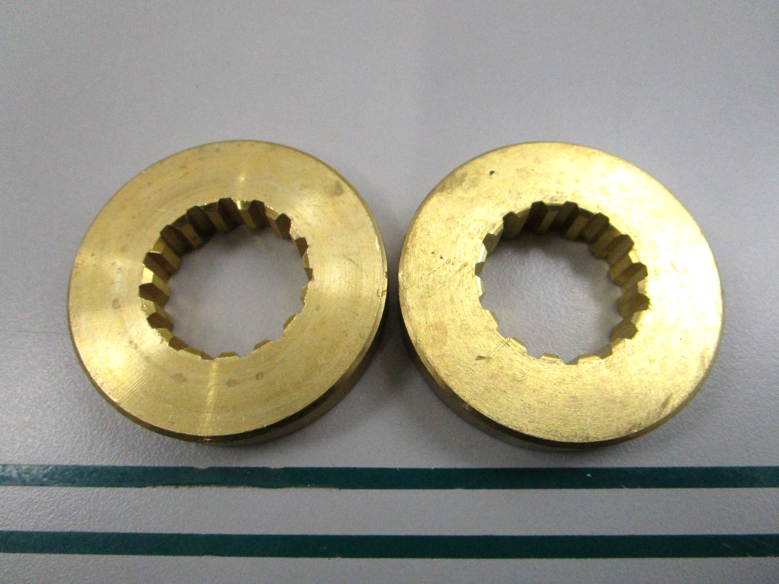 NEW OEM (LOT OF 2) 320570 0320570 OMC Johnson Evinrude Propeller Spacer 0810