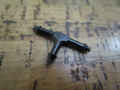 *NEW OEM* 0810 OMC Johnson Evinrude Primer Hose Connector 325569 0325569