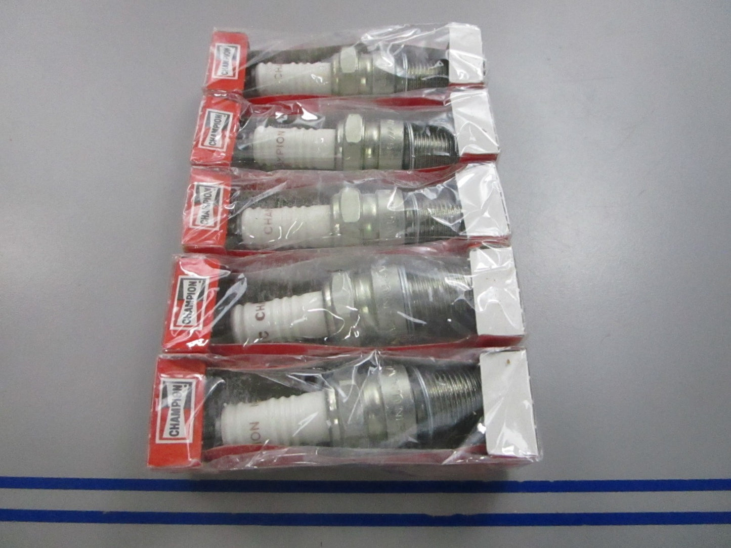 NEW (LOT OF 5) N4C Champion Spark Plug 0810