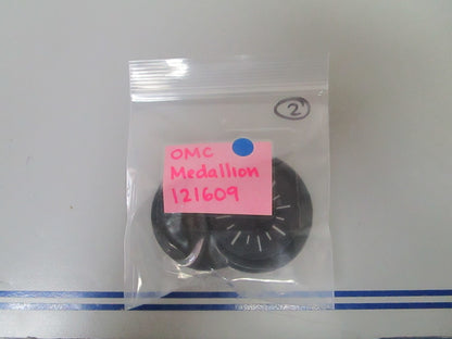 *NEW OEM* 0770 OMC Johnson Evinrude Medallion 121609 0121609