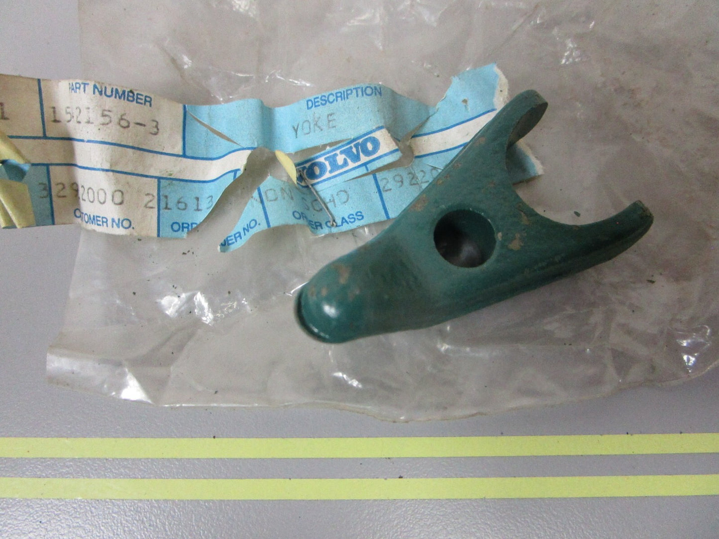 *NEW OEM* 0810 Volvo Penta TMD AQAD TAMD Yoke 1542156