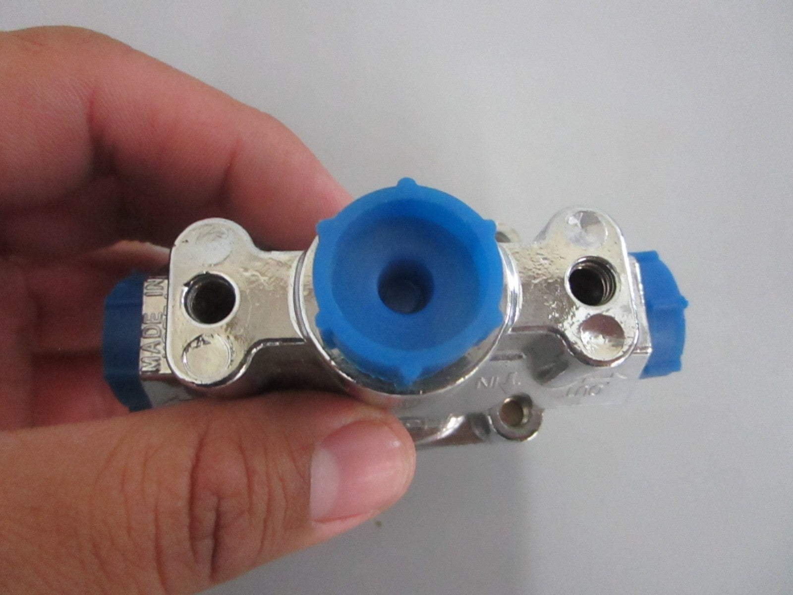 *NEW OEM* 0820 Holley Fuel Pressure Regulator 12-882