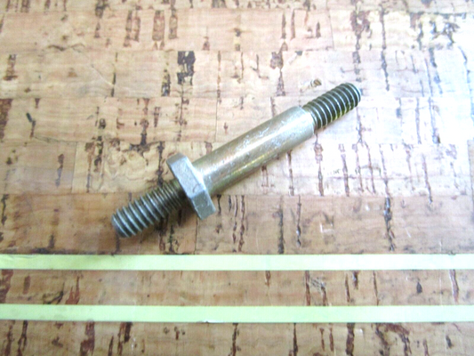 *NEW OEM* 0750 OMC Johnson Evinrude STUD 913479 0913479