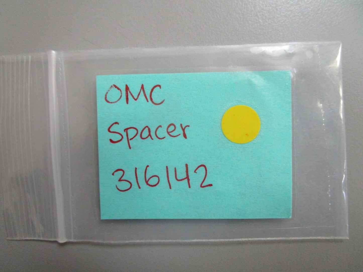 *NEW OEM* (LOT OF 2) 0810 OMC Johnson Evinrude Spacer 316142 0316142