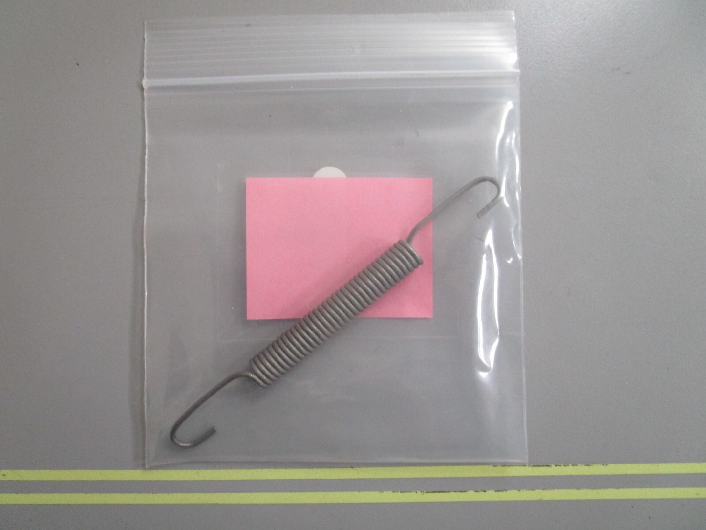 *NEW OEM* 0810 OMC Johnson Evinrude Reverse Lock Spring 318290 0318290