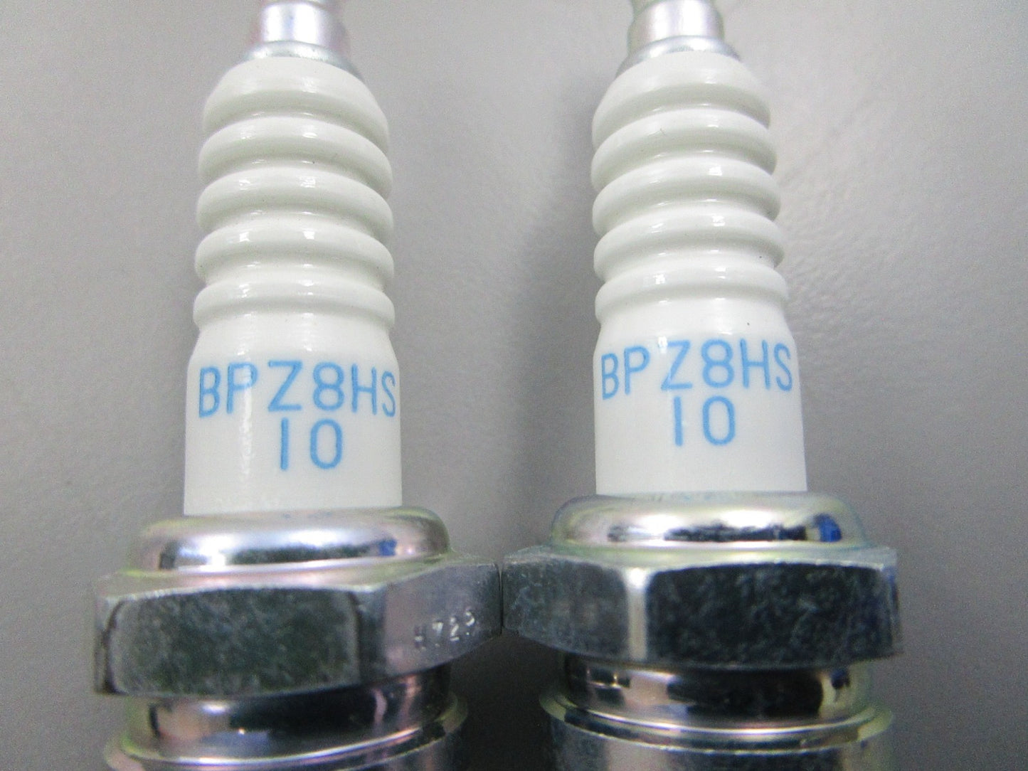 NEW (LOT OF 2) BPZ8HS-10 NGK Spark Plug 0810