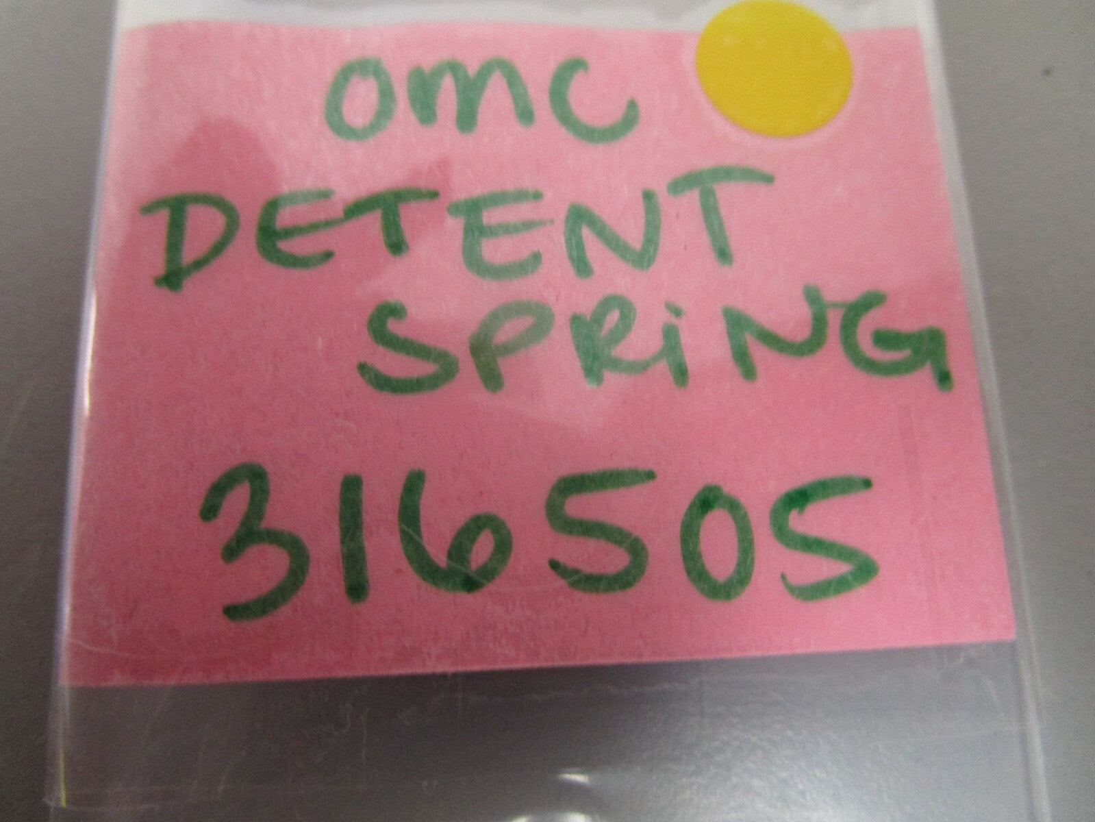 *NEW OEM* (LOT OF 2) 0810 OMC Johnson Evinrude Detent Spring 316505 0316505