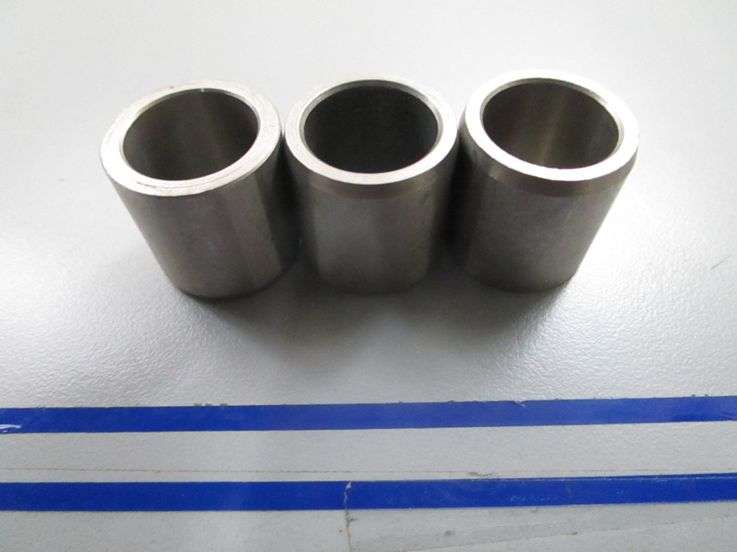 *NEW OEM* (LOT OF 3) 0810 Volvo Penta Bushing 852912