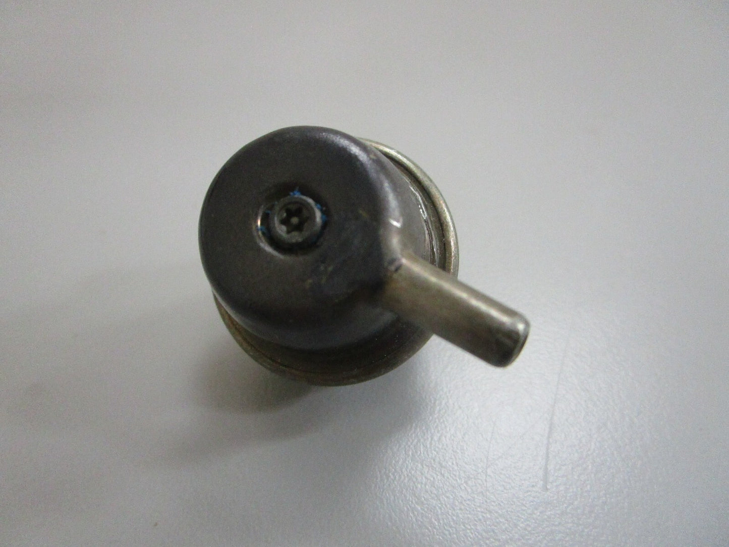 *NEW OEM* 0820 Volvo Penta Pressure Regulator 3861279 23806259