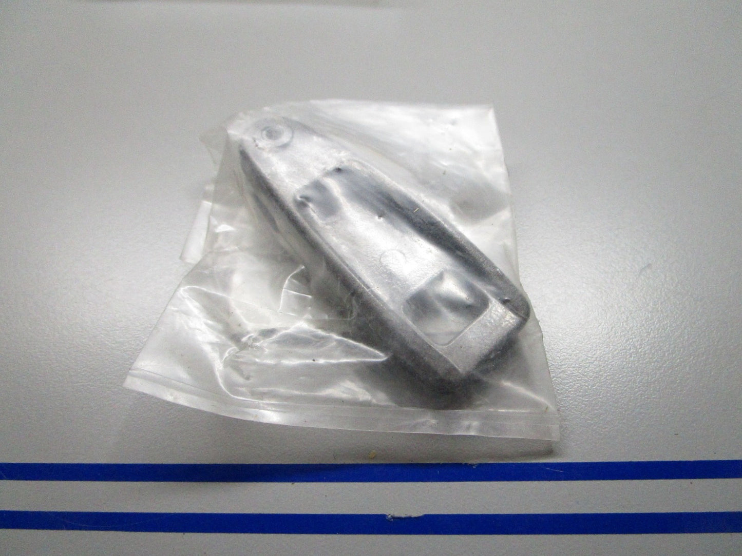 *NEW OEM* 0810 Tohatsu Clamp Screw Handle 307562102-1