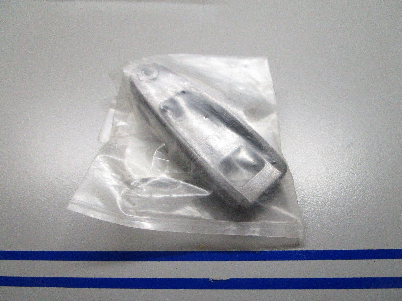 *NEW OEM* 0810 Tohatsu Clamp Screw Handle 307562102-1