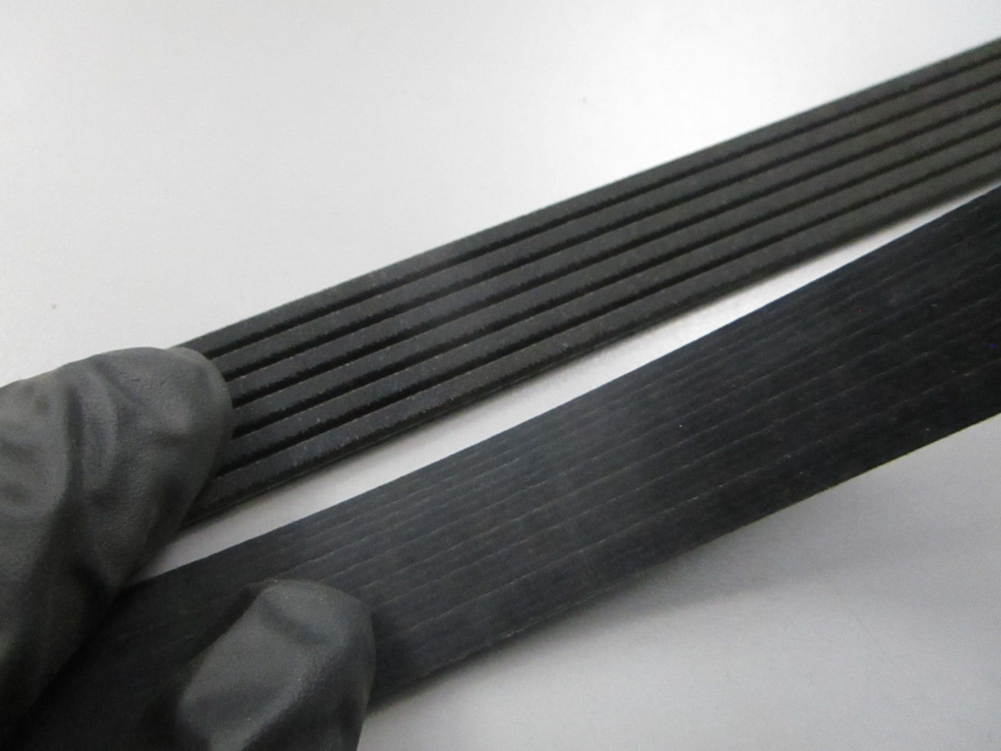 NEW K060410 Gates Micro-V Serpentine Belt 0810