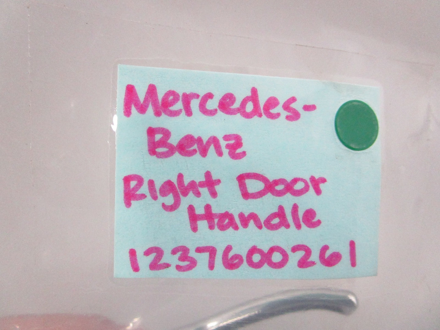 NEW OEM 1237600261 Mercedes-Benz Right Door Handle 0810