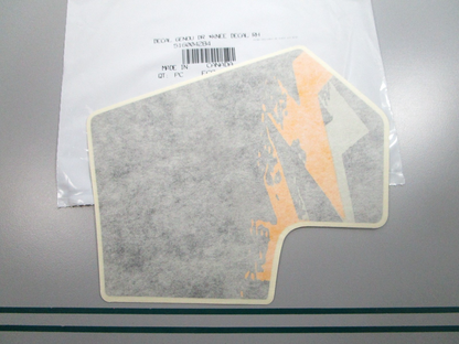 NEW 516004284 Ski-Doo RH Knee Decal 0810