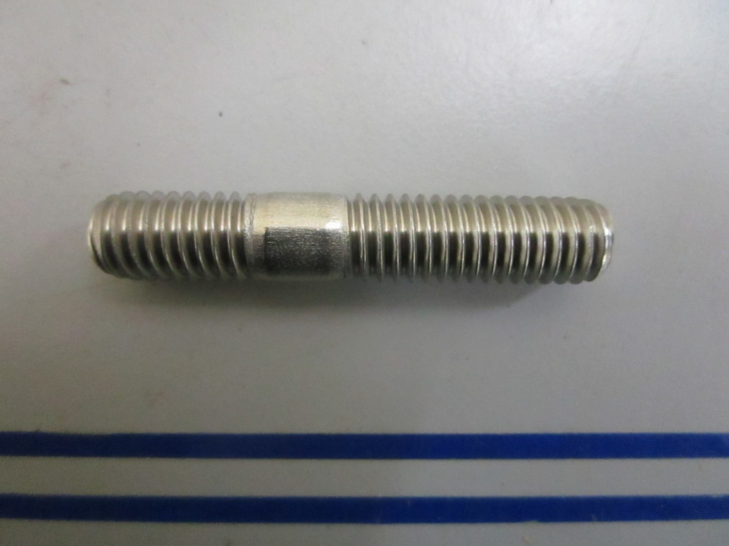 *NEW OEM* 0820 Volvo Penta Stud 977241