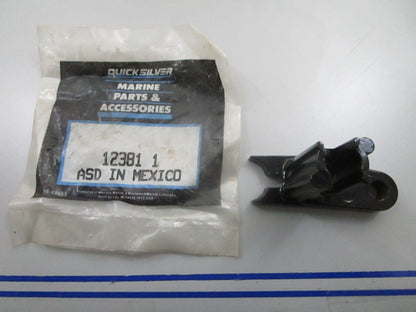 *NEW OEM* 0810 Mercury Quicksilver Retainer 123811