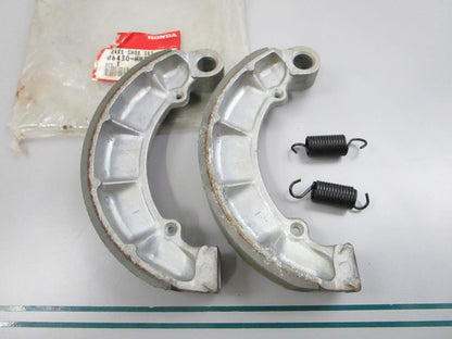 NEW OEM 06430-MM8-881 Honda Brake Shoe Set 0810