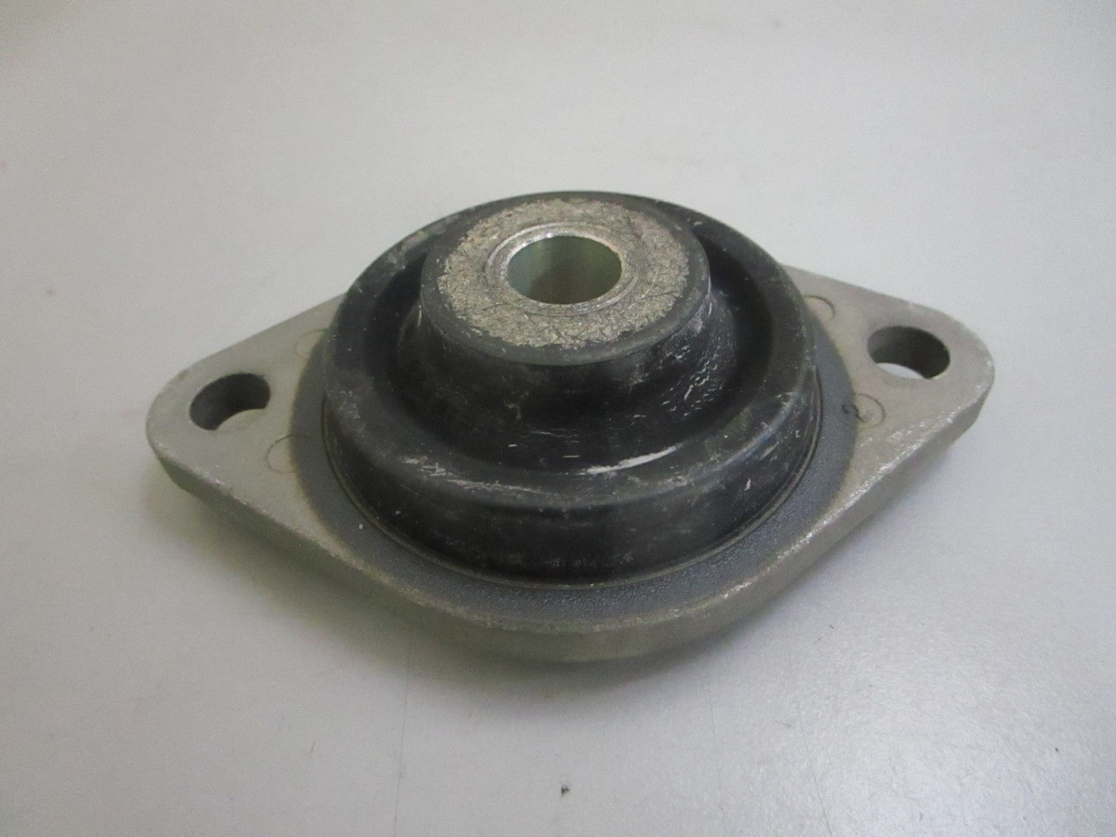 *NEW OEM* 0820 Volvo Penta Rubber Cushion 3853806